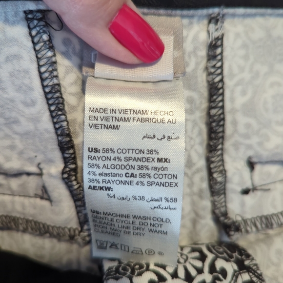 Chico's Pants Black White Zipper Pockets Cropped Ankle Stretch Size 1.5T… - Picture 4 of 8